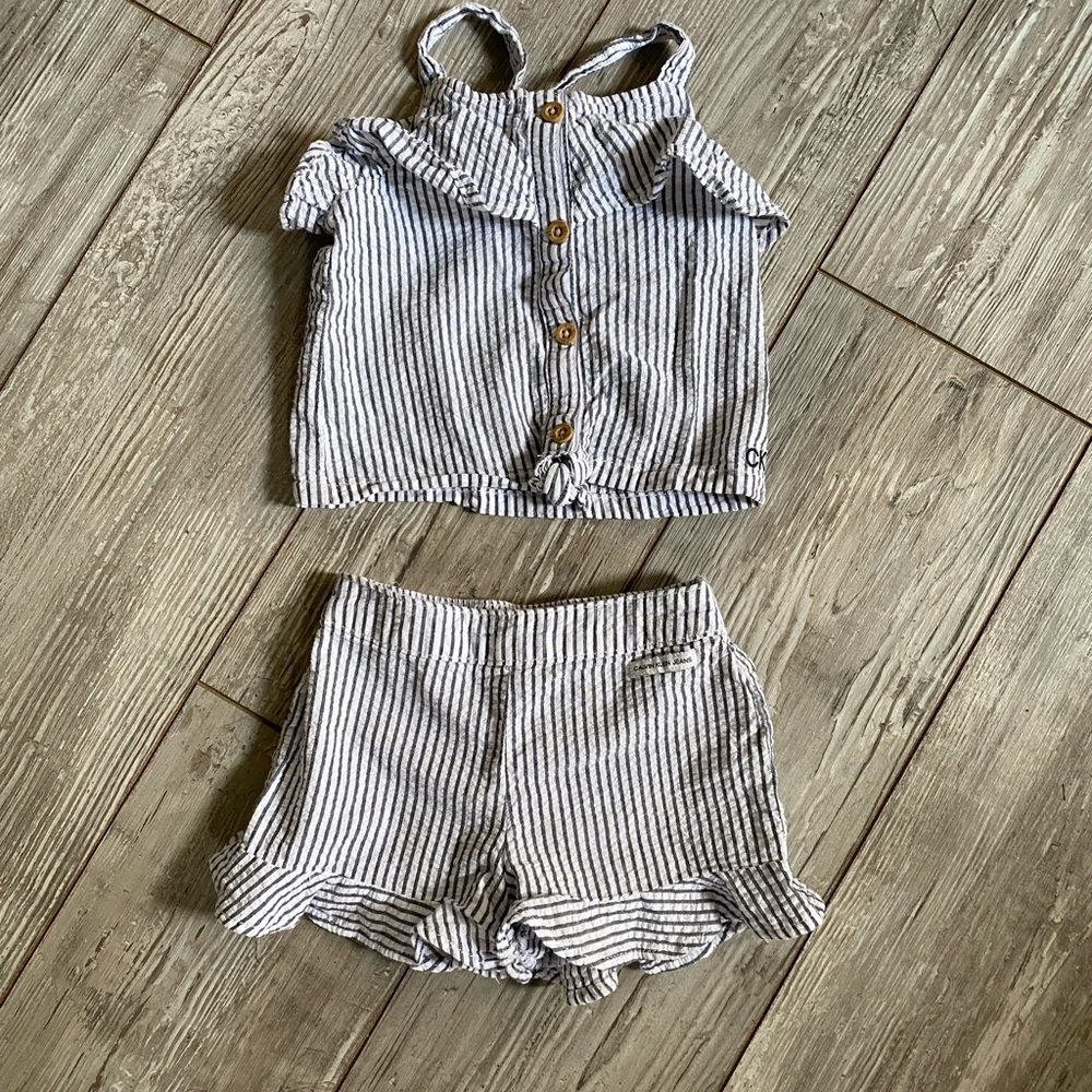 NEVER WORN CALVIN KLEIN TODDLER MATCHING SET.